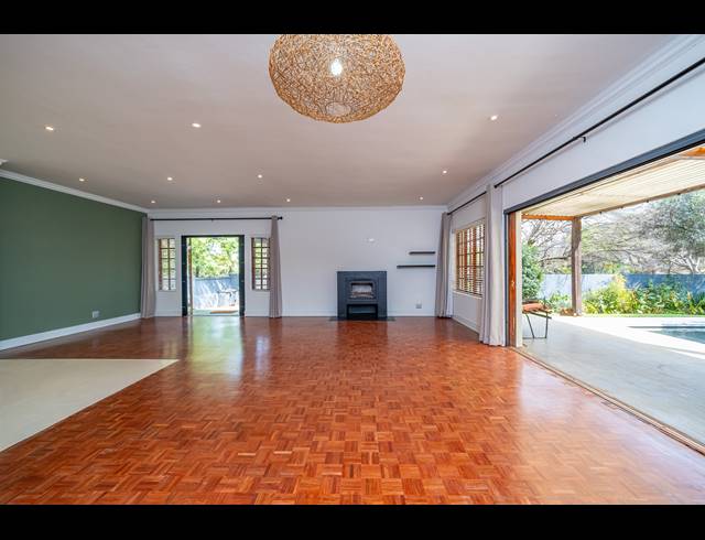 4 BEDROOM FREEHOLD FOR SALE IN ROBINDALE
